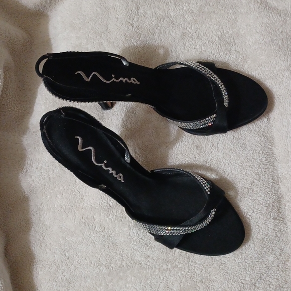 Nina Slhoes - Picture 5 of 15